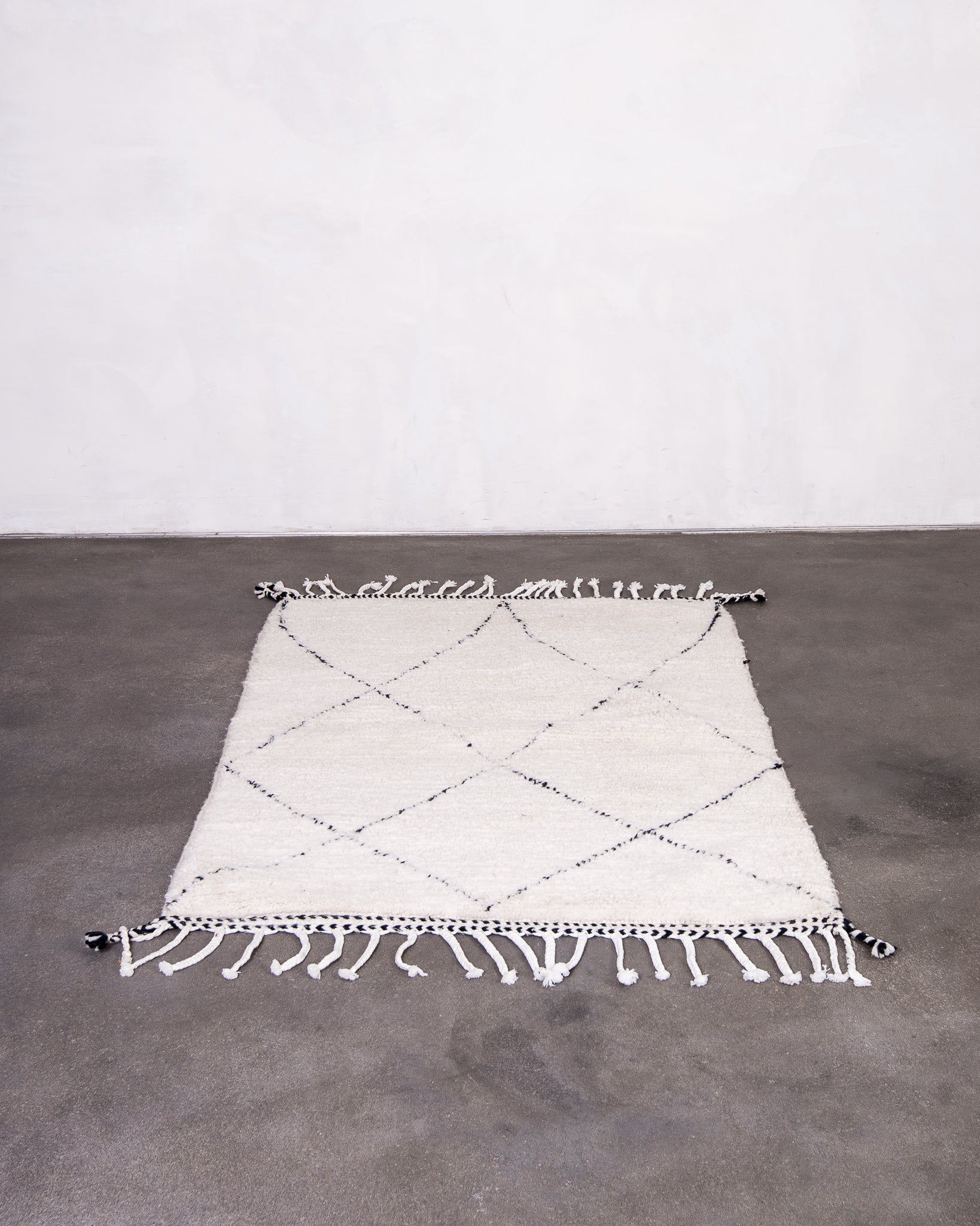 Modern designer handcrafted Berber rug from morocco Beniourain with beautiful colors and patterns